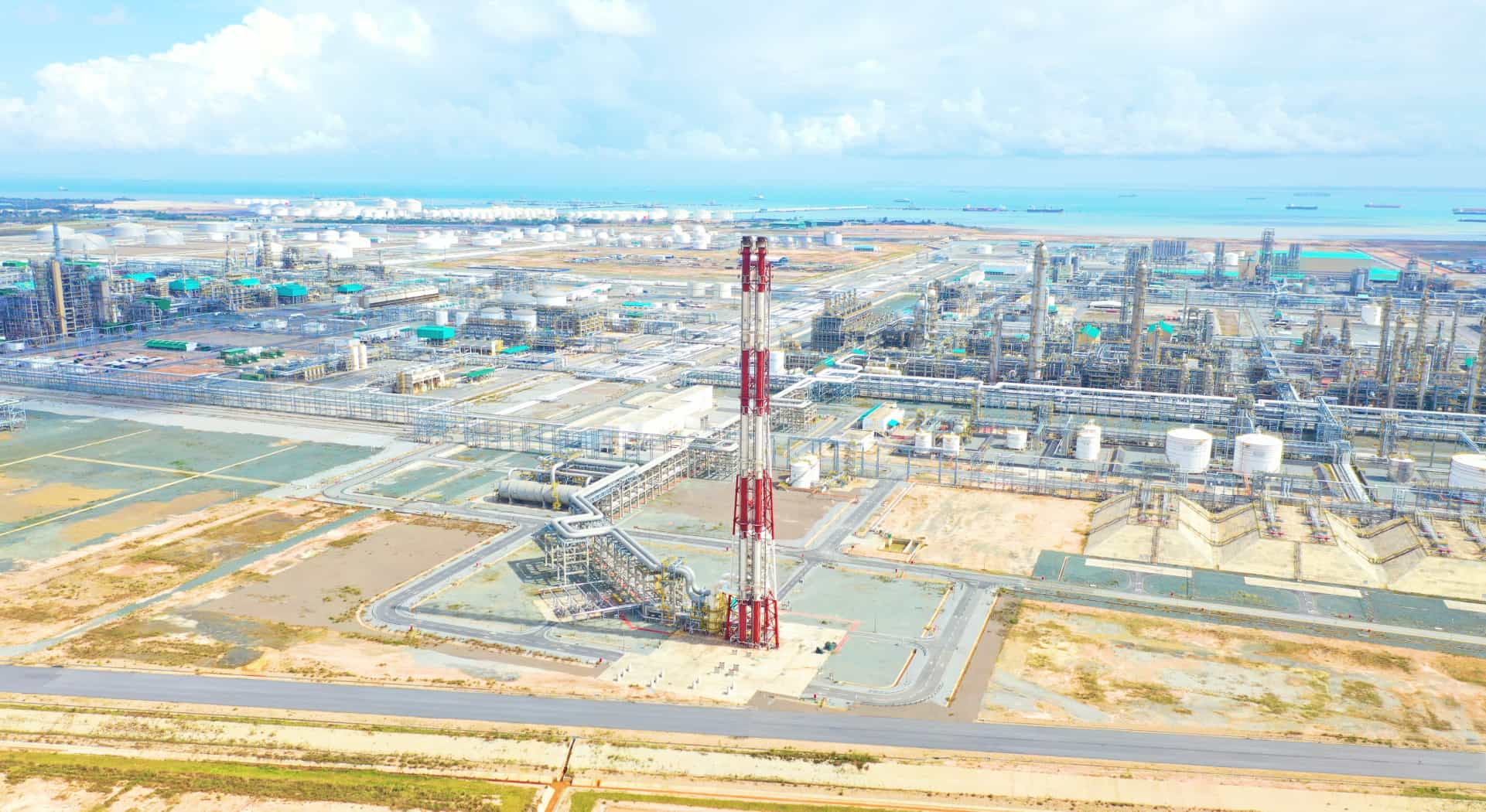 Tallest Flare Stack
supported by
Derrick Structure